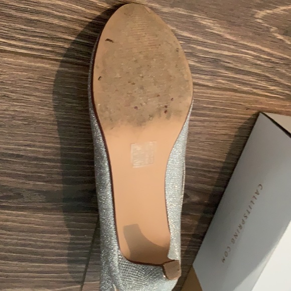 Ladies shoes metallic silver size 8 - Picture 3 of 4